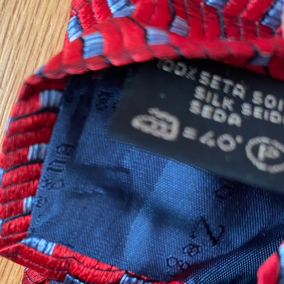 Ermenegildo Zegna Red and Blue Silk Jacquard 3.5” Tie - Picture 4 of 6